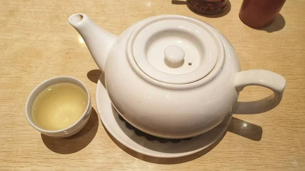 Serene Moment Captured Teapot Steaming Cup Tea Table Invitation Savor — Stock Photo, Image