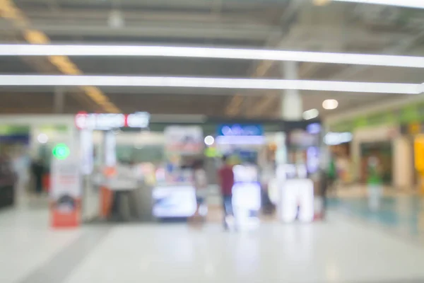 Alışveriş Merkezinde Yürüyen Insanların Bulanık Görüntü — Stok fotoğraf