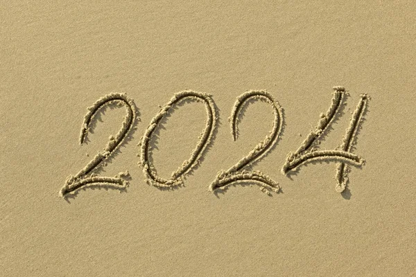 2024年 写在海面沙滩上 — 图库照片