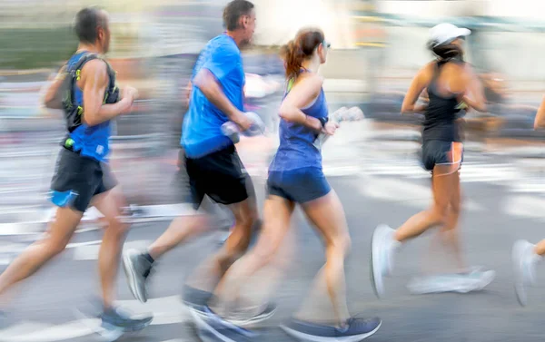 Gente Corriendo Calle Ciudad Desenfoque Movimiento Intencional — Foto de Stock