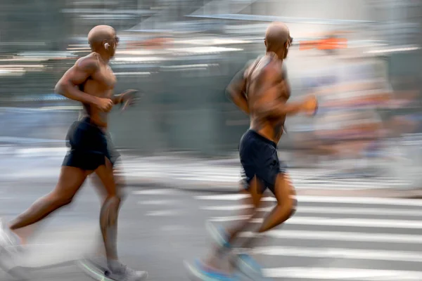 Gente Corriendo Calle Ciudad Desenfoque Movimiento Intencional —  Fotos de Stock
