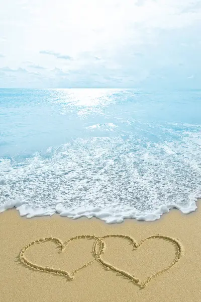 Bilder Hjärtan Stranden Symbol För Kärlek Stockbild