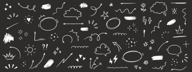 Çizim çizgisi sevimli yıldız unsuru, ok, kalp şekli. El çizimi çizimi çizim tarzı daire, bulutlu konuşma balonu grunge elemanı seti. Ok, yıldız parıltısı, kalp fırçası süslemesi. Vektör illüstrasyonu