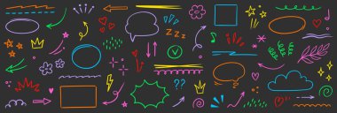 Satır ok simgesi oluşturuldu. El çizimi eskiz yıldızı, kalp işareti kalem darbesi çemberi, altı çizili elementler. Renkli fırça darbesi, kalem darbesi, çiçek seti. Vektör illüstrasyonu