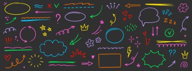 Satır ok simgesi oluşturuldu. El çizimi eskiz yıldızı, kalp işareti kalem darbesi çemberi, altı çizili elementler. Renkli fırça darbesi, kalem darbesi, çiçek seti. Vektör illüstrasyonu