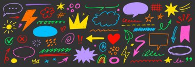 El çizimi tebeşir seti. Boya çizgisi oku, konuşma balonu, kalem vurgusu ve karikatür kalpli desenli fırça simgesi, el çizimi işaret unsuru. Kabartma çerçeve çizimi. Vektör illüstrasyonu