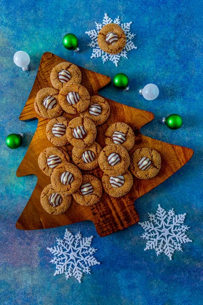 Holiday Cookie Display Gingerbread Blossom Cookies Sitting Wooden Christmas Tree Imagen De Stock