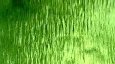 HD 1080 süper yavaş su perdesi su soyut arkaplanını kapatın.