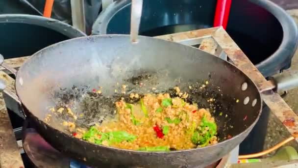 Cerdo Frito Con Varios Condimentos Wok Street Food Tailandia — Vídeo de stock