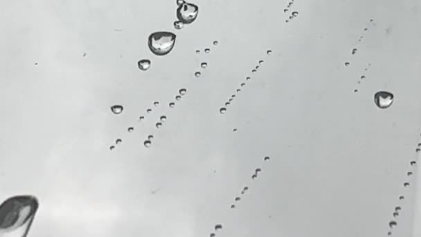 Gotas Água Superfície Vidro Enquanto Chove — Vídeo de Stock