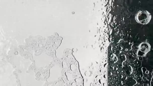 4K雨天玻璃表面的水滴 — 图库视频影像