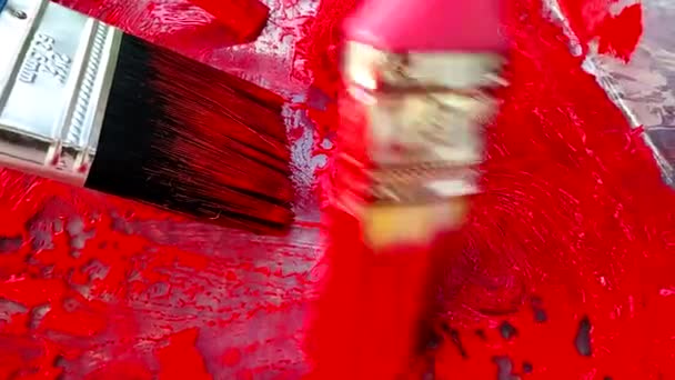 Pinceles Rodillos Bandejas Pintura Roja Artista — Vídeos de Stock