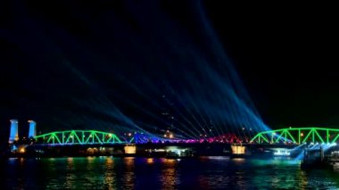 Phuttha Yot Fa Köprüsü Bangkok 'ta 4K ışık ve ses işi