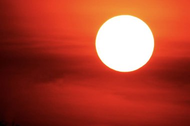 Güzel tam günbatımı güneş ışığı gökyüzü arka plan                                              