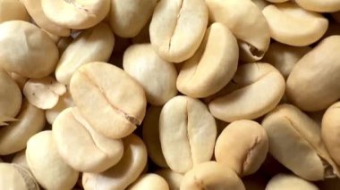 4K (Kahve maddesi) Tayland Arabika ve Robusta ev yapımı yeşil kahve çekirdeği pişirme işlemi için tamamen yıkandı