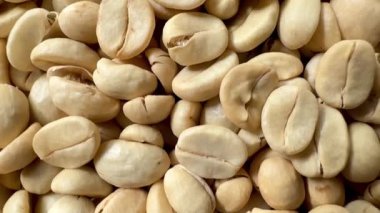 4K (Kahve maddesi) Tayland Arabika ve Robusta ev yapımı yeşil kahve çekirdeği pişirme işlemi için tamamen yıkandı