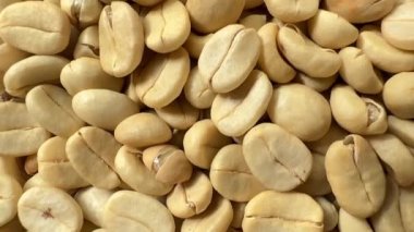 4K (Kahve maddesi) Tayland Arabika ve Robusta ev yapımı yeşil kahve çekirdeği pişirme işlemi için tamamen yıkandı