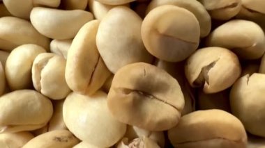 4K (Kahve maddesi) Tayland Arabika ve Robusta ev yapımı yeşil kahve çekirdeği pişirme işlemi için tamamen yıkandı