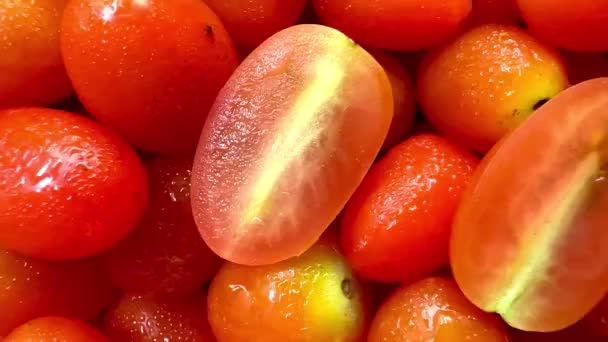 Video Primer Plano Tomates Rojos Frescos Cereza Fusión Alimentos Verduras — Vídeo de stock