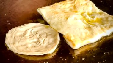 Tava sokağında yumurta ve içecek.