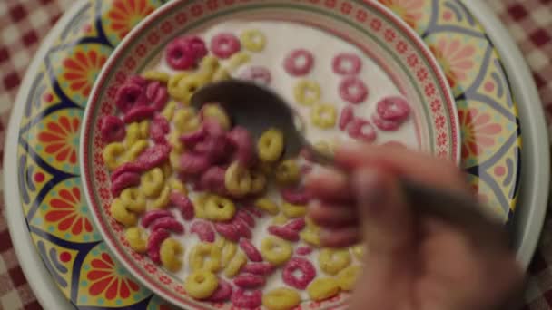 Corn Flakes Milk Spoon Hand Mixing Colour Corn Flakes Rings — Stock Video