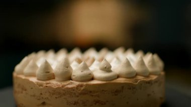 Meringue Pasta Dönüşü Yavaş Hareket. 4K