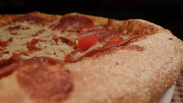Pizza Rotating Close Macro Shot — стоковое видео