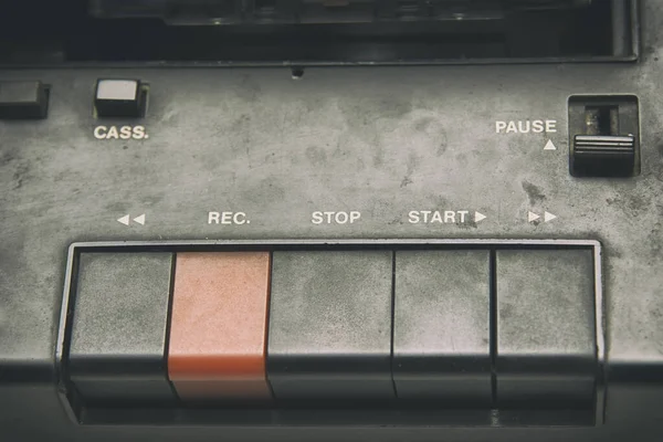 老式盒式磁带播放机的控制按钮 — 图库照片