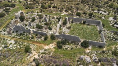 Korykos antik kentinde bulunan Kutsal Mezar Harabeleri, Erdemli, Mersin, Türkiye