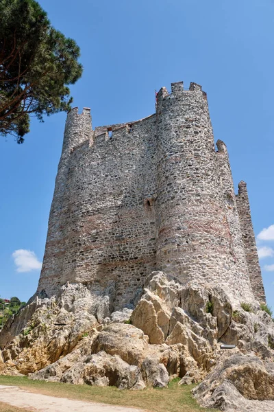 Anadolu Hisar Kulesinin Düşük Açı Vuruşu Castle Stanbul Türkiye — Stok fotoğraf