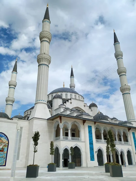 Mezquita Barbaros Hayrettin Pasa Mezquita Levent Estambul Turquía Imagen de stock