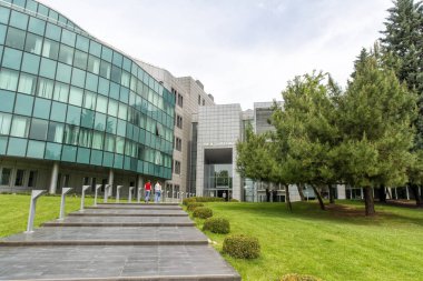 ISTANBUL, TURKEY, 14 Mayıs 2014: İstanbul Teknik Üniversitesi Rektörlük binası; Maslak, İstanbul, Türkiye 'deki mühendislik bilimlerine adanmış dünyanın en eski üçüncü teknik üniversitesi.