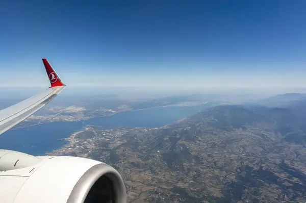 Istanbul Turquía Septiembre 2017 Avión Volando Sobre Las Regiones Gebze Fotos De Stock