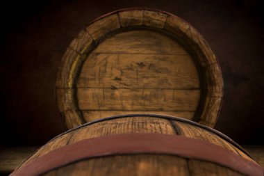 Bir kupa bira, buğday kulağı, yeşil zıpır ve ahşap bir arka planda bira fıçısı. Yüksek kalite fotoğraf