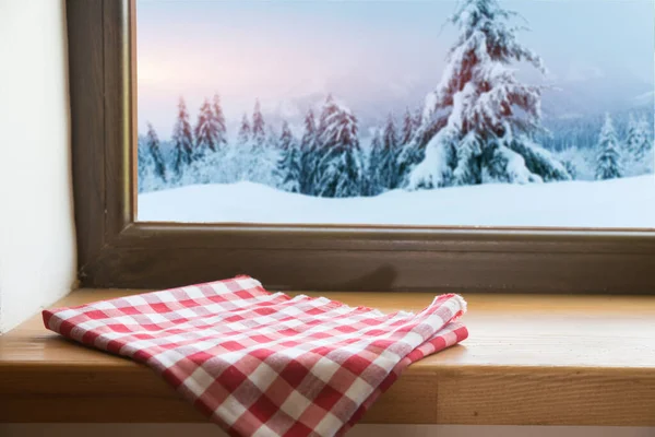 Kış Manzarası Koyu Kahverengi Mobilyaları Olan Bulanık Bir Arkaplan Yüksek — Stok fotoğraf