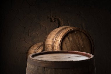 Boş ahşap masa, bulanık kafeterya arka planı, ürün sergisi. Yüksek kalite fotoğraf