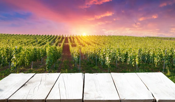 Rode Wijnfles Wijnglas Wodden Vat Mooie Toscaanse Achtergrond Hoge Kwaliteit — Stockfoto
