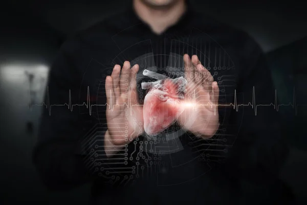 Человек Защищает Сердечный Жест Экране Виртуального Компьютера — стоковое фото