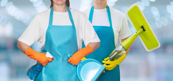 Group Cleaning Ladies Mop Cleaning Products Blurred Background — Stock Photo, Image