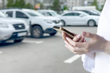 Paylaşılan yaşam tarzı ve karar verme teknolojisi, günlük aktivitelerin seçimini ve hareketliliğin ve bilgiye erişimin önemini etkiler..