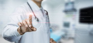 Geleceğin Tıbbı 'nda biyometri. Doktor sanal arayüz ile etkileşim halinde. Tarayıcı ögeleri ile parmak izi simgesine tıklıyor..