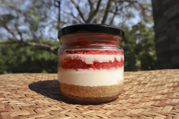 stock image Red velvet cake jar on outdoor background