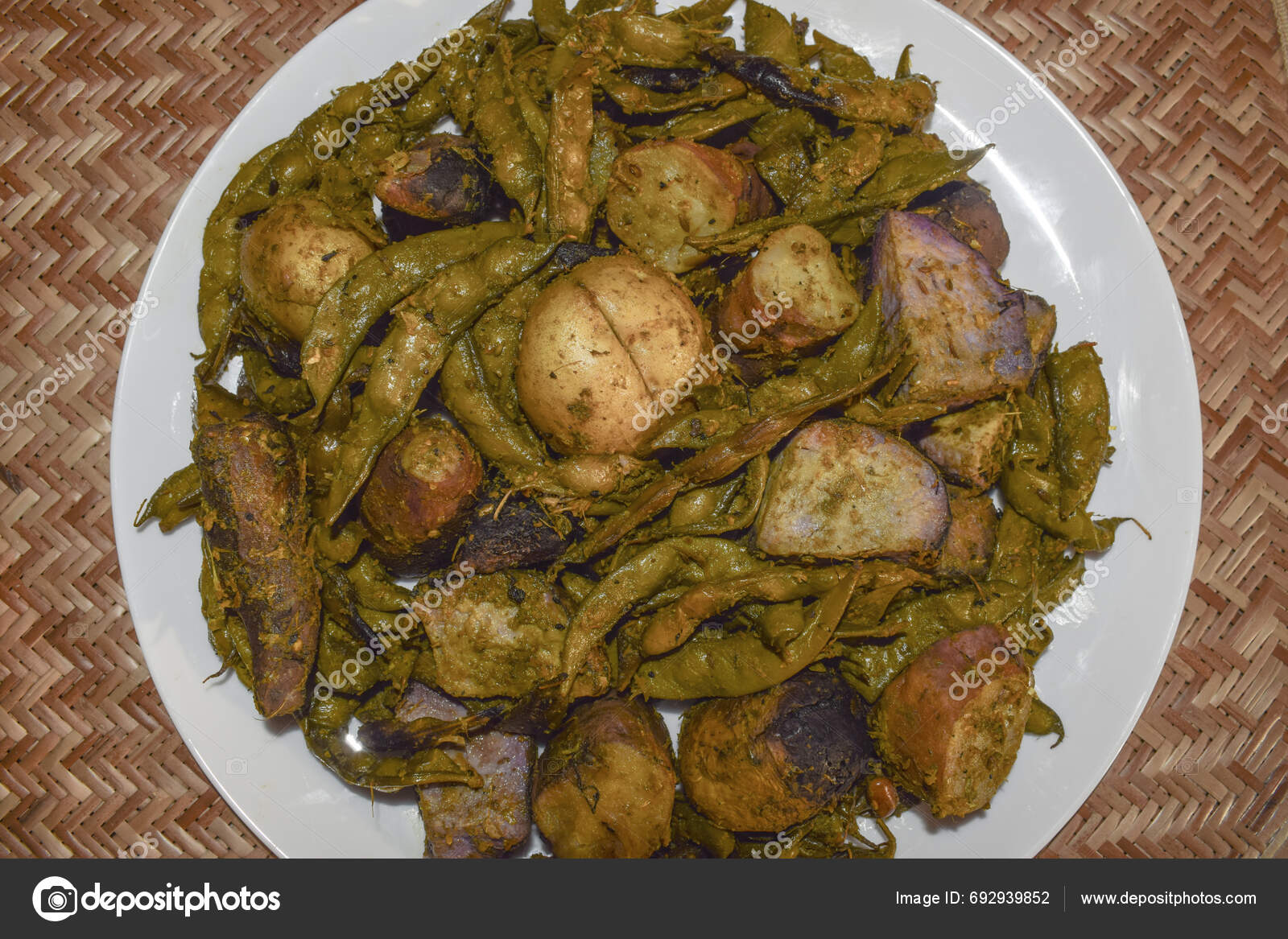 Umbadiyu Traditional Gujarati Winter Special Dish Cooked Winter 