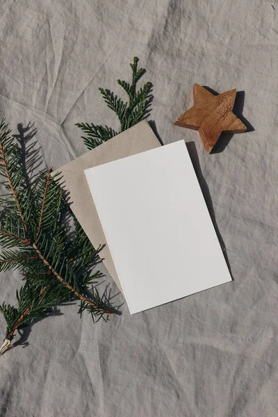 Natuurlijk Kerstbriefpapier Stilleven Blanco Wenskaart Uitnodiging Mock Met Houten Ster — Stockfoto