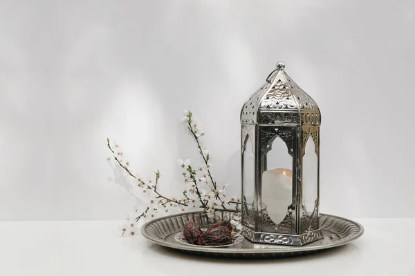 Ramadan Kareem Table Setting Date Fruit White Flowers Burning Silver — Stock Photo, Image