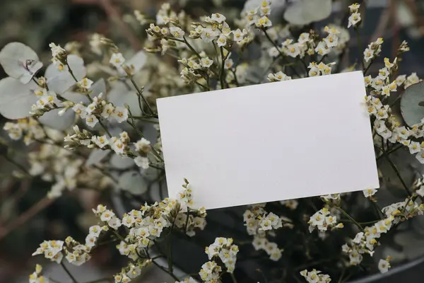 Blumenhochzeit Geburtstags Attrappe Visitenkarte Aus Texturiertem Papier Einladung Limoniumblüten Und — Stockfoto