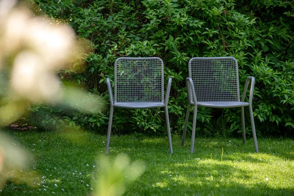 Cadeiras Metal Jardim Primavera Móveis Jardim Metal Para Piqueniques Observação — Fotografia de Stock