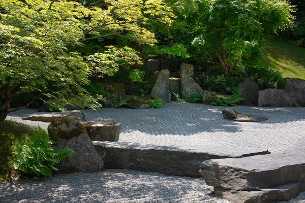 Japanischer Garten Sommer Landschaftspark Traditioneller Buddhistischer Steingarten Stockbild