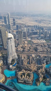 DUBAI, BAE - 22 Ocak 2024: Dubai, Dubai Gökyüzü Kazıyıcıları Üst Burj Halife Gözlem güvertesinden.