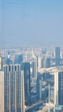 DUBAI, BAE - 22 Ocak 2024: Dubai, Dubai Gökyüzü Kazıyıcıları Üst Burj Halife Gözlem güvertesinden.